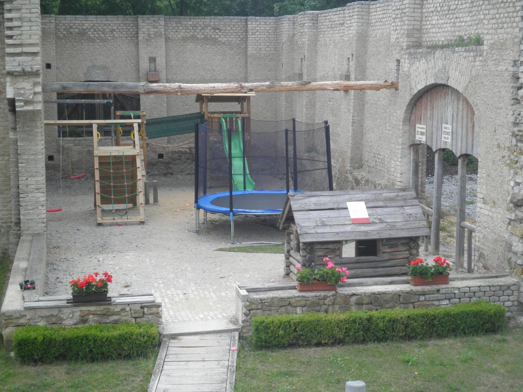 Penzion Ve Stoleti Lodenice Exterior photo